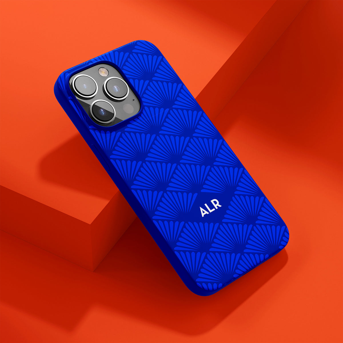 Personalizable blue and white fan blade diamond grid phone case for University of Florida fans – a sleek, luxurious design to rep your Gator pride with a custom touch!