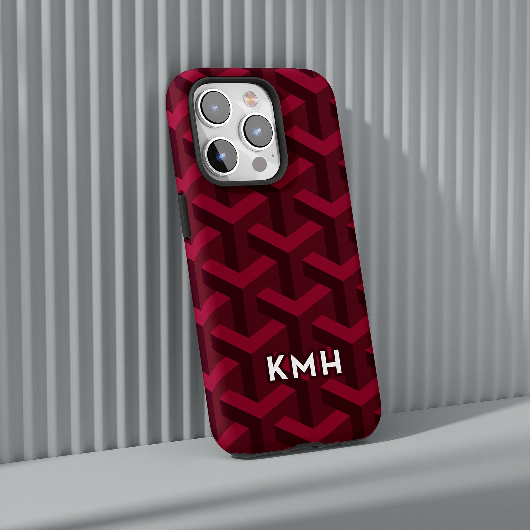 Personalizable maroon phone case for Bulldog fans – a modern, sophisticated design that shows off your team spirit with a touch of elegance!