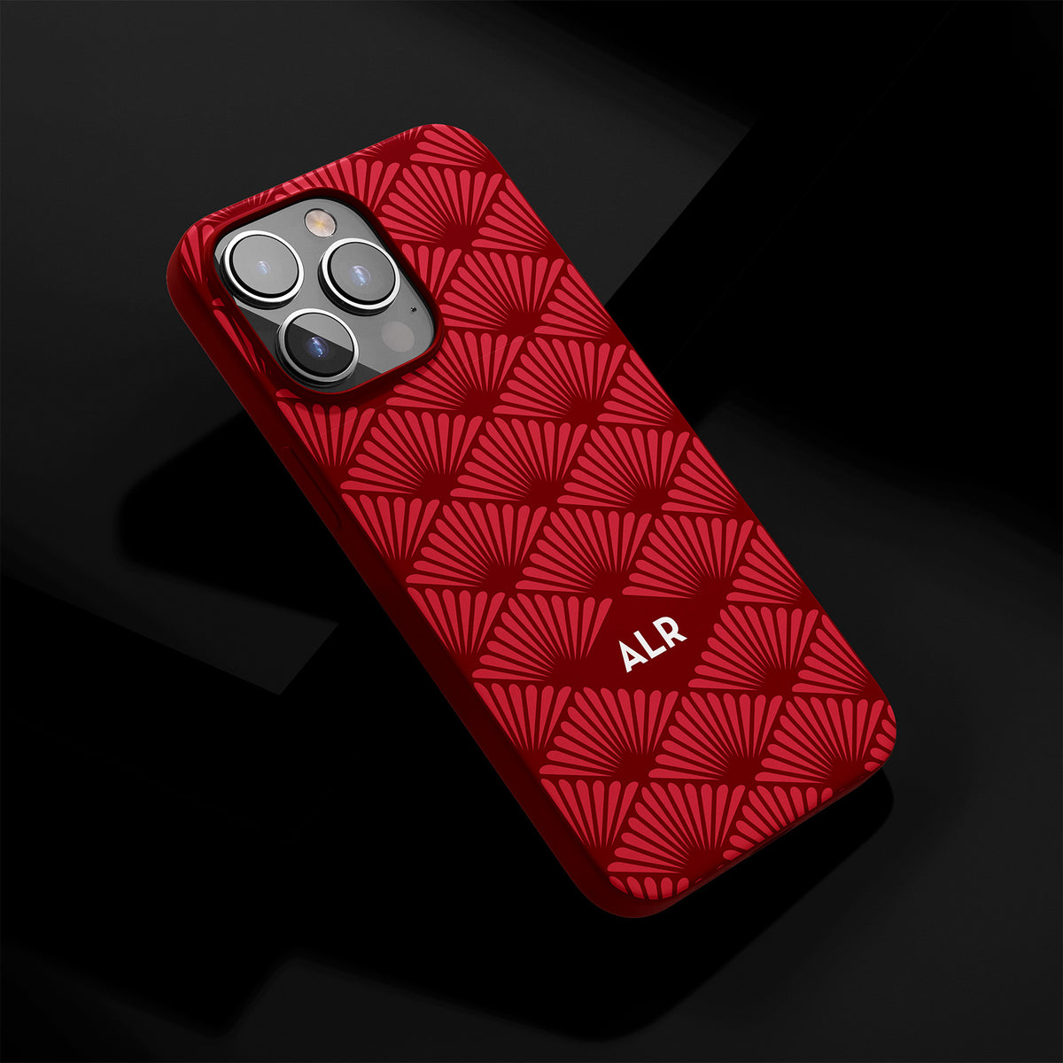 Personalizable red and white fan blade diamond grid phone case for University of South Carolina fans – a sleek, luxurious design to rep your Gamecock pride with a custom touch!