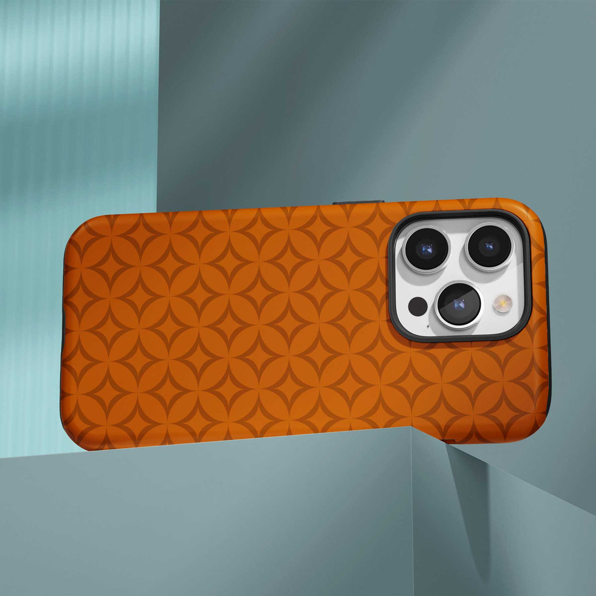 Personalizable burnt orange interlocking circles phone case for Texas fans – a luxurious, symmetrical design that adds timeless sophistication to your style.