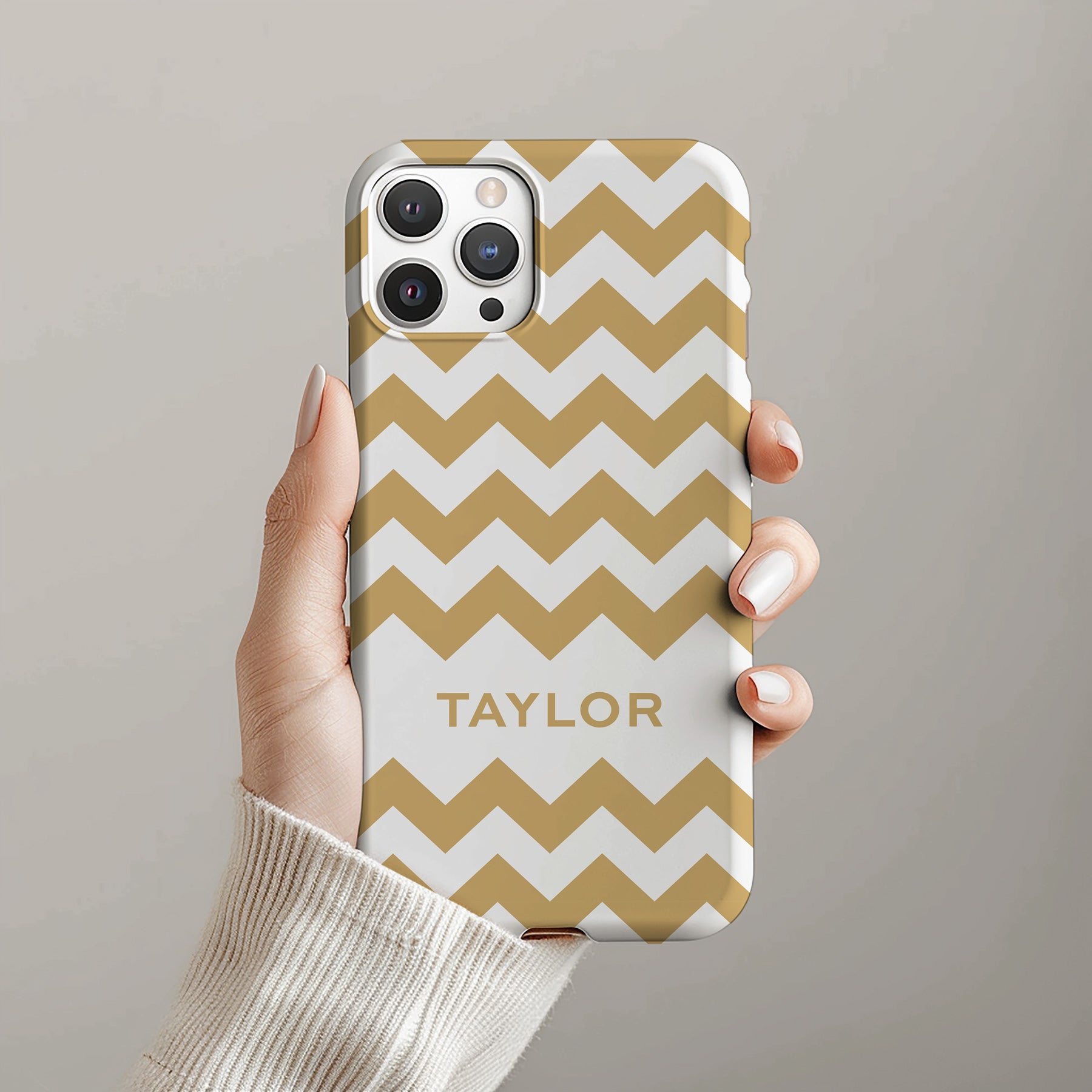 Personalizable zigzag phone case from Nashville Gold – bold, dynamic lines create a lively, energetic vibe, perfect for adding stylish flair to your phone.